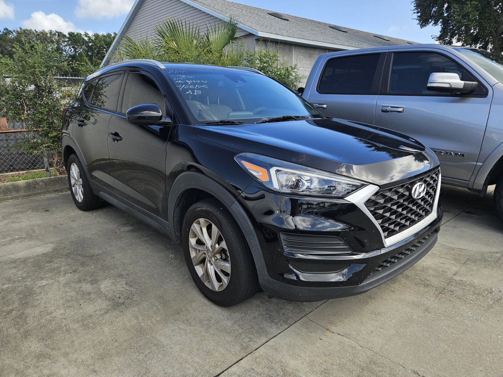 2021 Hyundai Tucson Value photo 2
