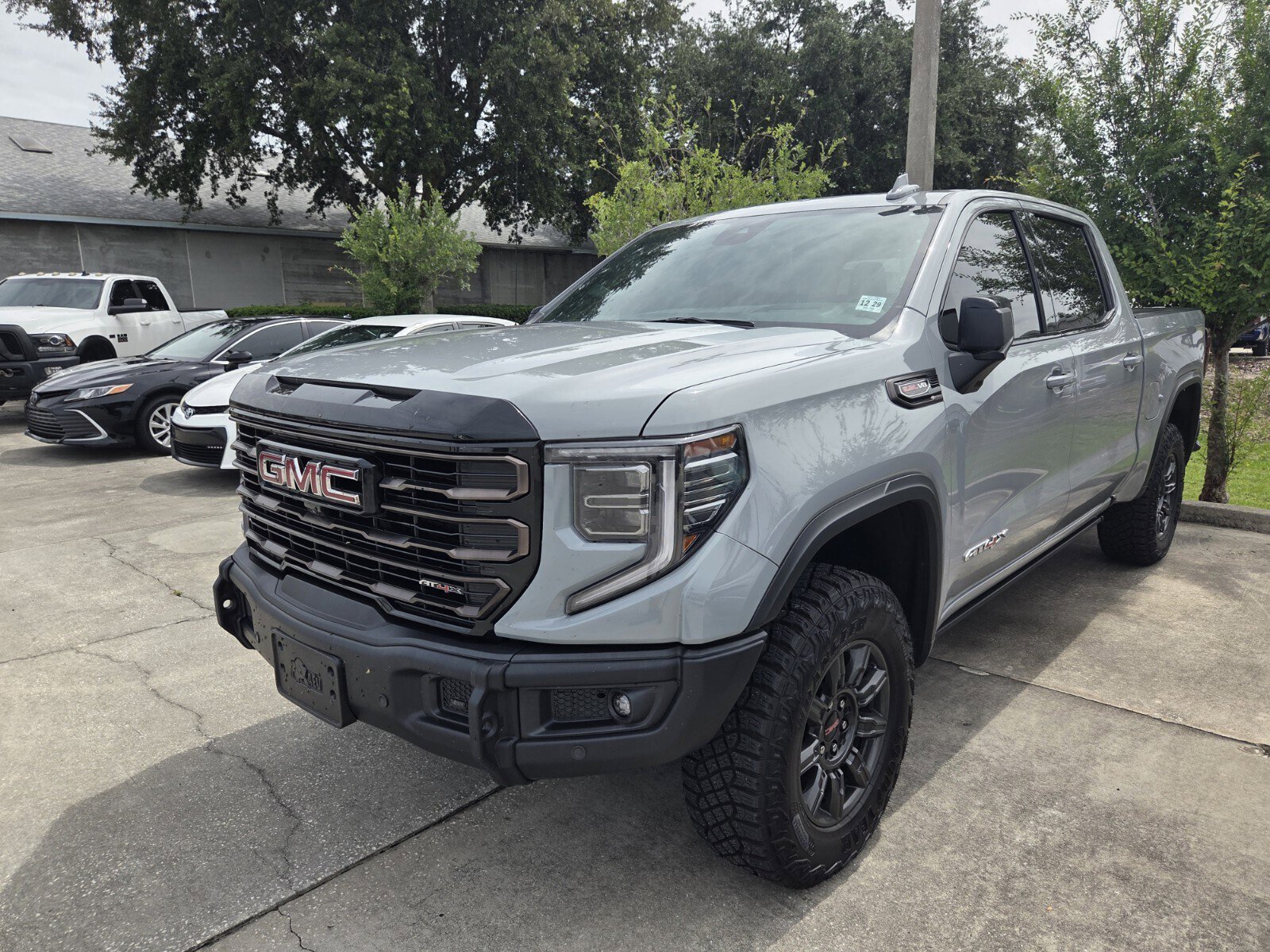 2025 GMC Sierra 4WD Crew Cab Short Box AT4X's photo