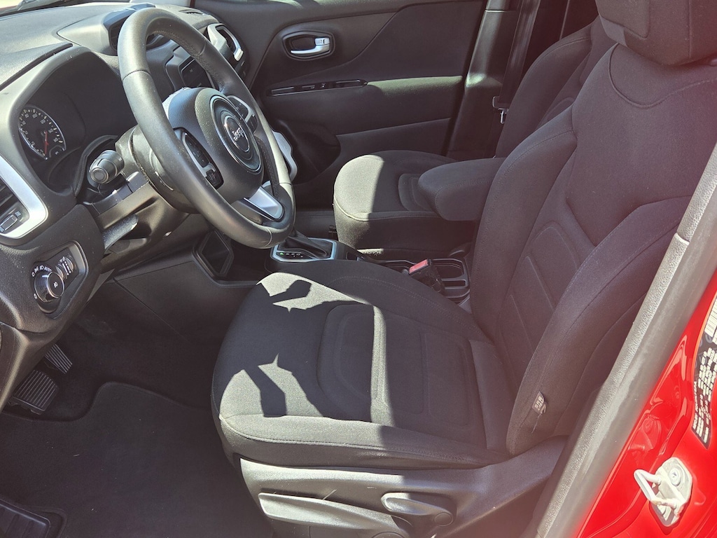 Used 2019 Jeep Renegade Latitude FWD SUV