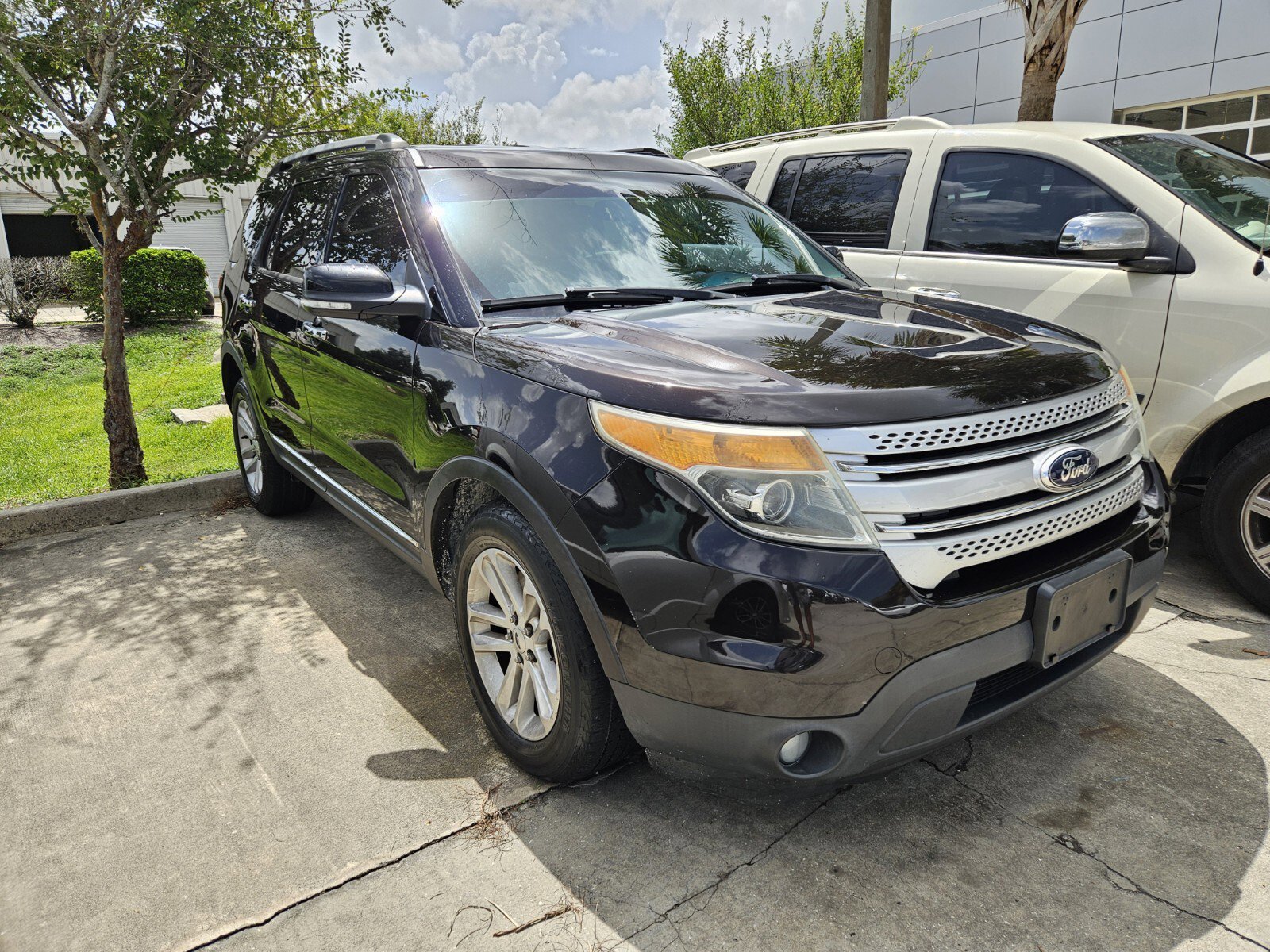 2013 Ford Explorer XLT photo 3