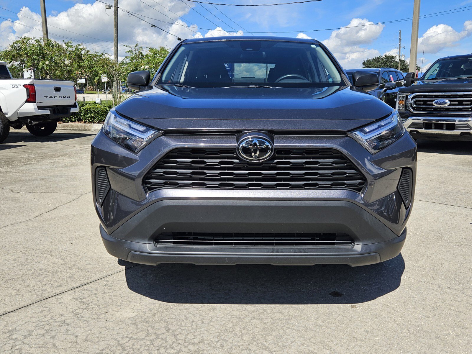 2023 Toyota RAV4 LE photo 2