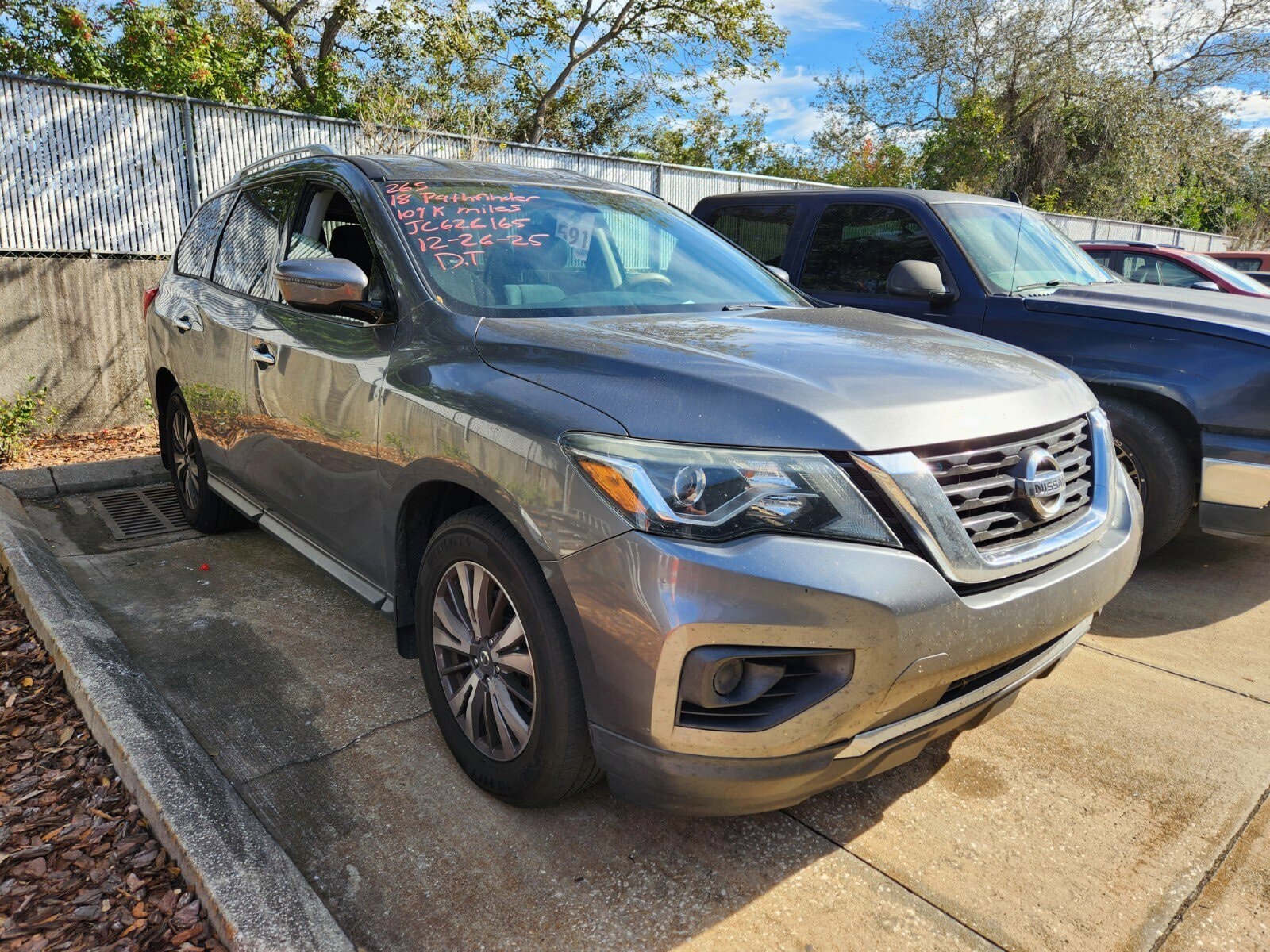 2018 Nissan Pathfinder S's photo