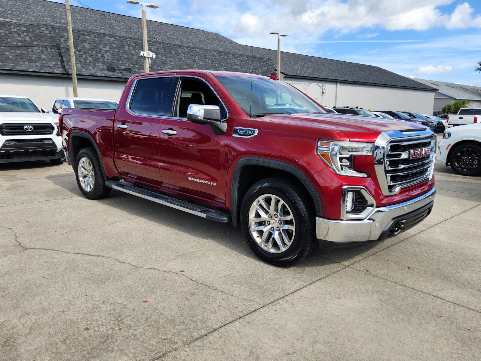 2019 GMC Sierra 1500 SLT's photo