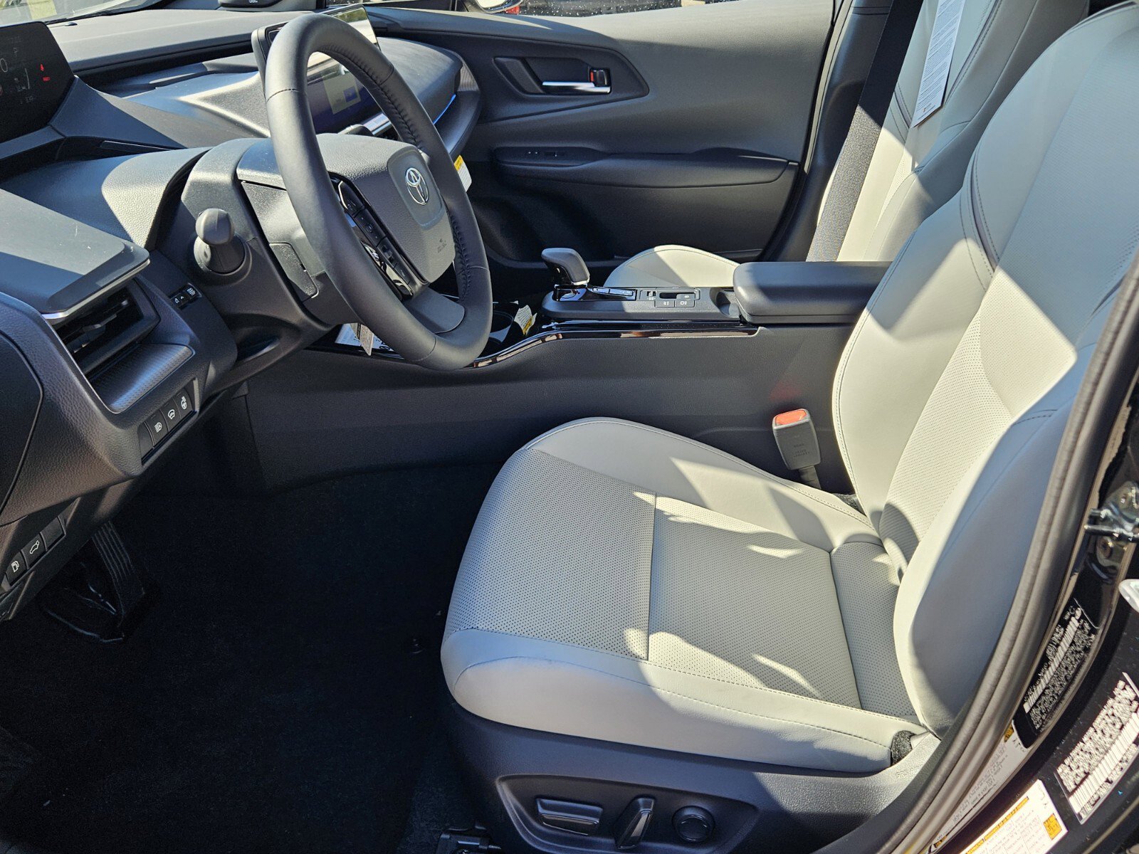 2026 Toyota Prius XLE photo 4