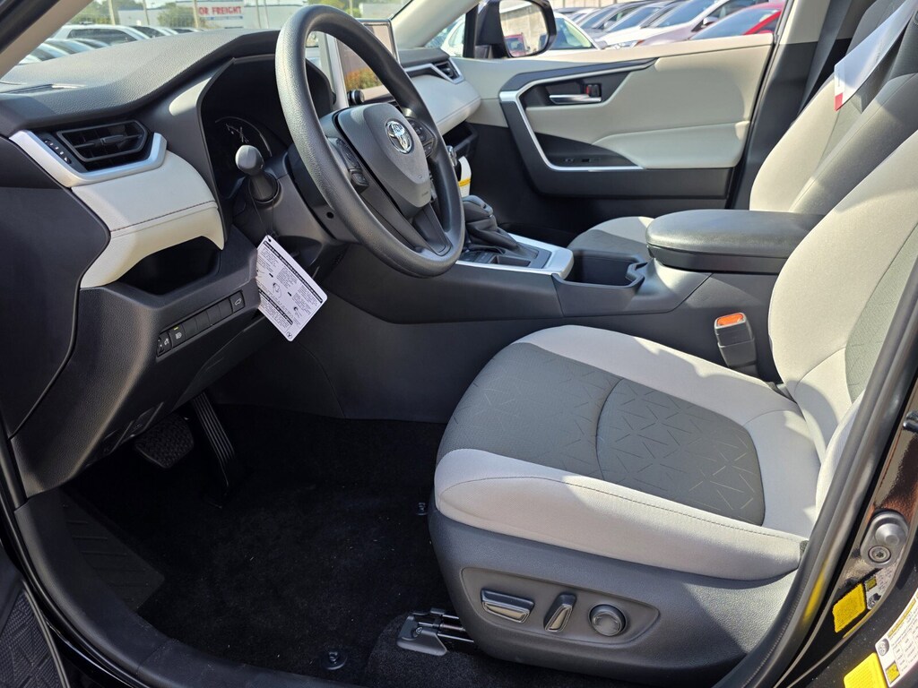 New 2025 Toyota RAV4 XLE XLE FWD SUV