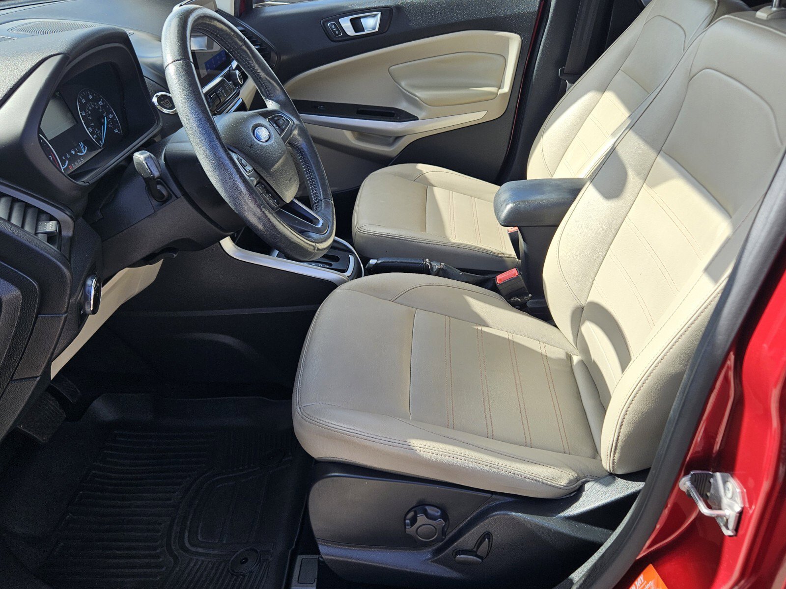 2021 Ford EcoSport Titanium photo 2