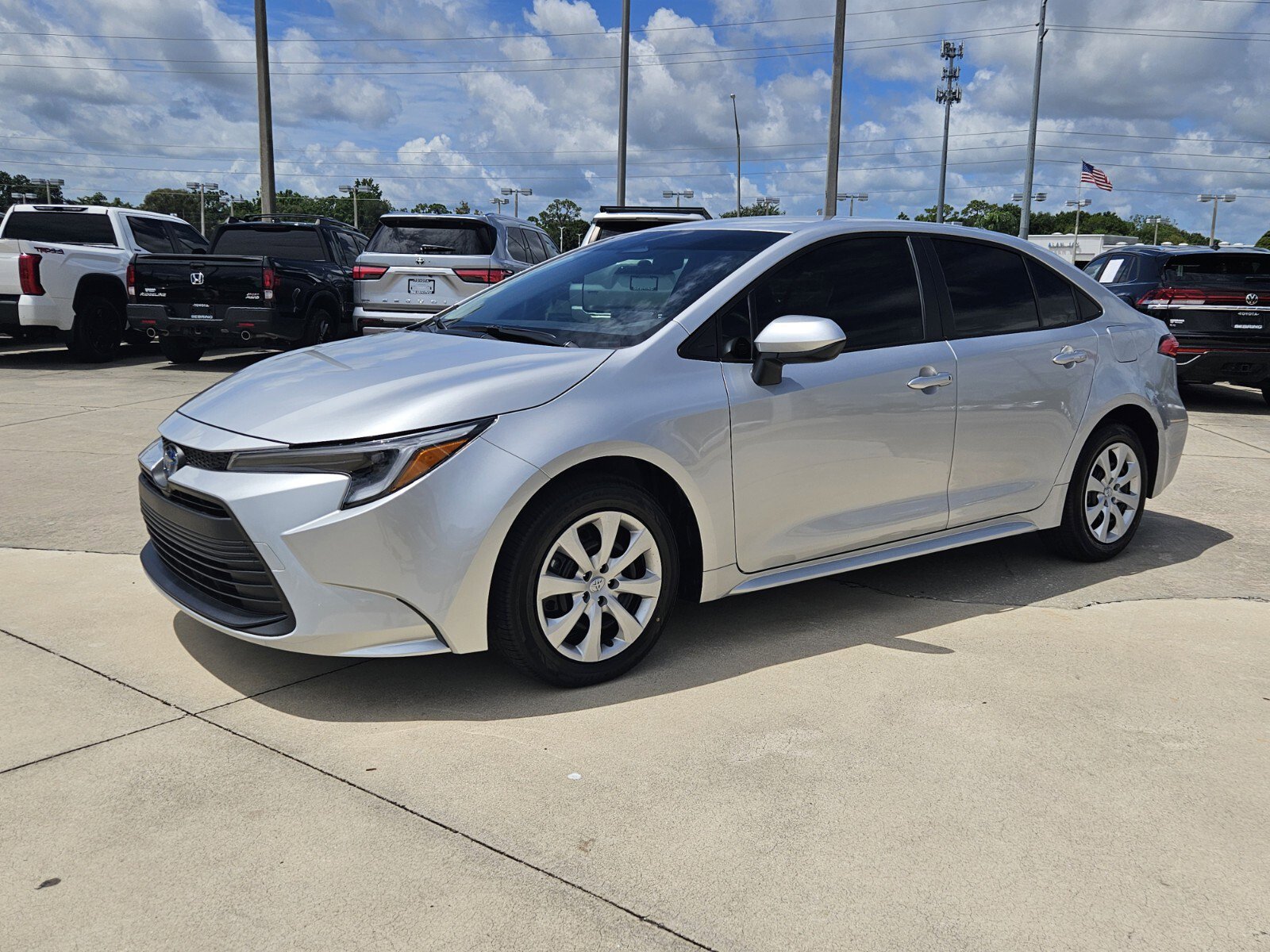2025 Toyota Corolla Hybrid LE photo 3