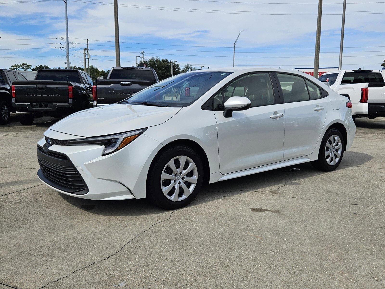2024 Toyota Corolla Hybrid LE photo 2