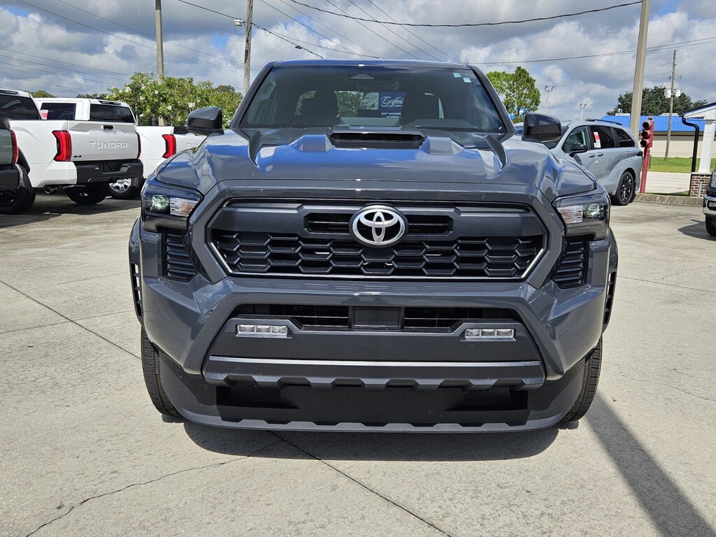 2025 Toyota Tacoma TRD Sport photo 3
