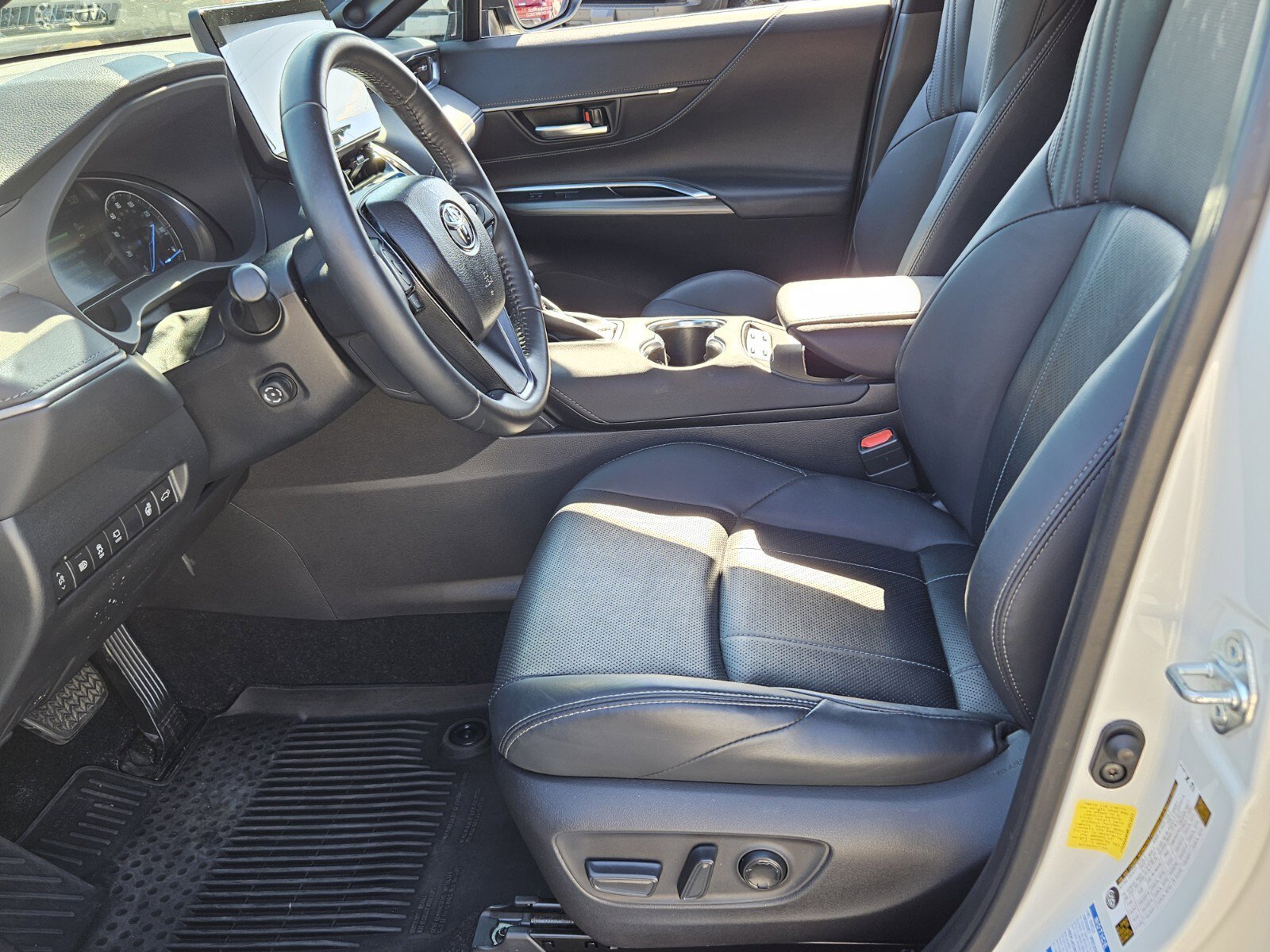 2021 Toyota Venza Limited photo 4