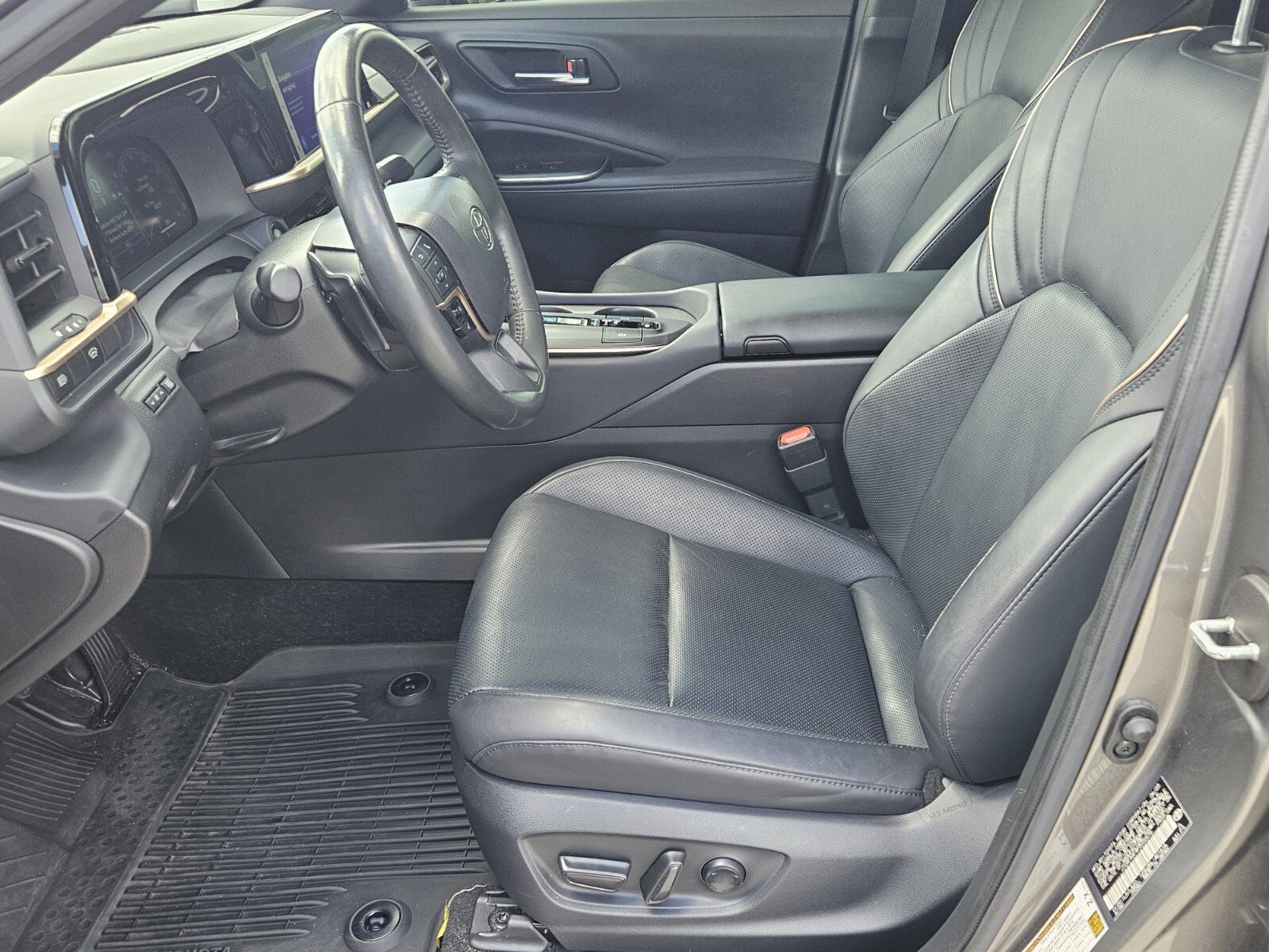 2023 Toyota Crown Platinum photo 4