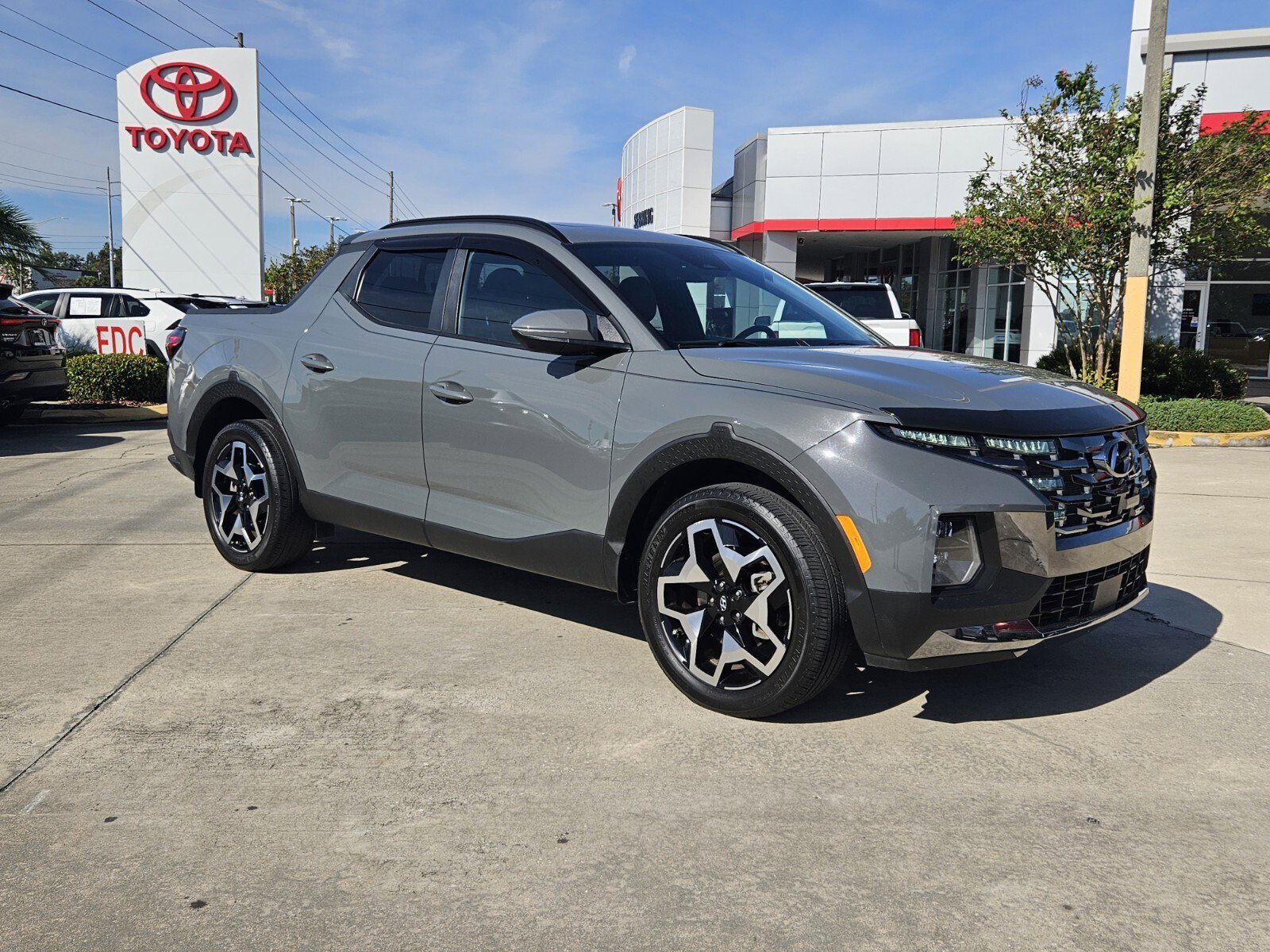 2023 Hyundai Santa Cruz Limited's photo