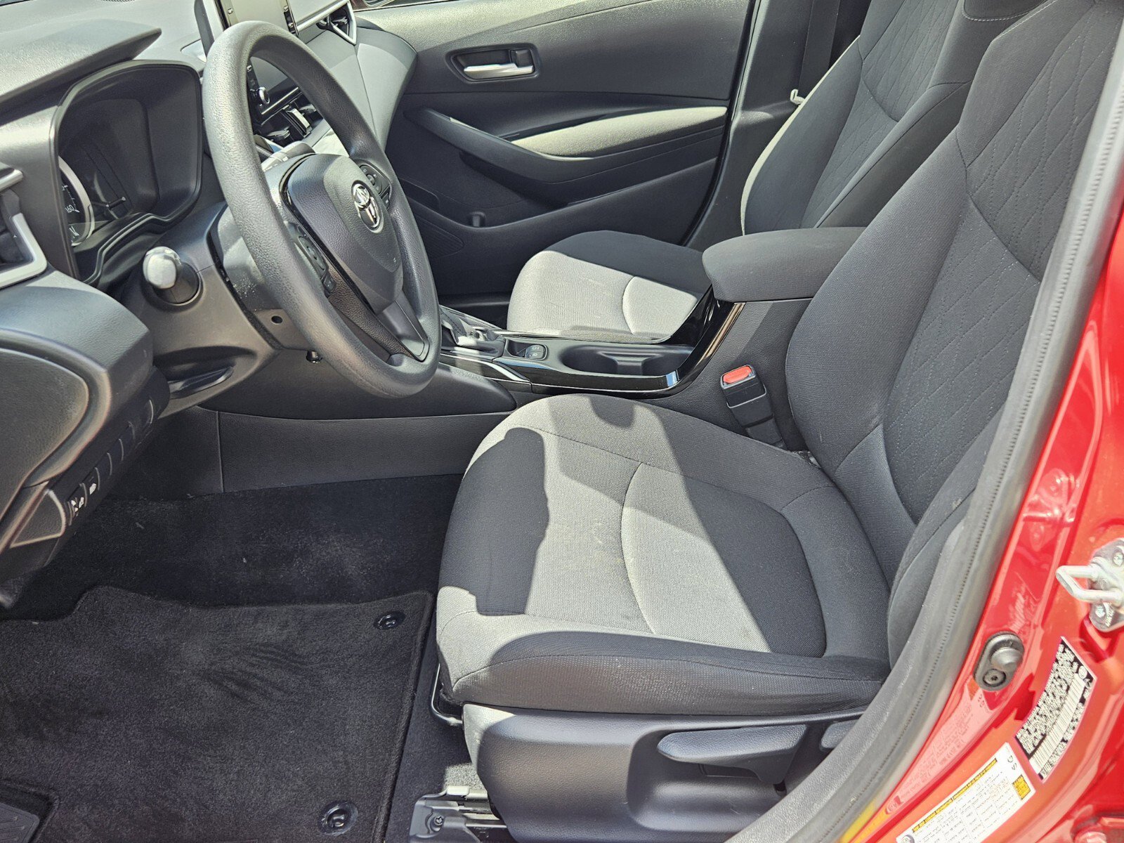 2020 Toyota Corolla LE photo 4