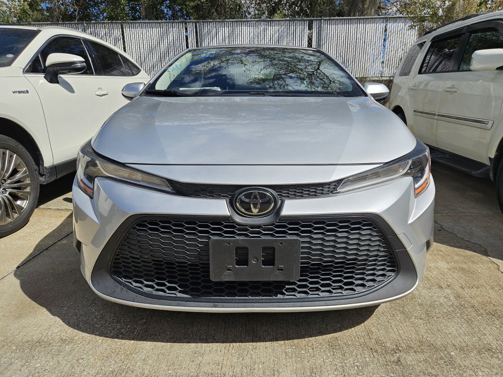 2022 Toyota Corolla LE photo 2