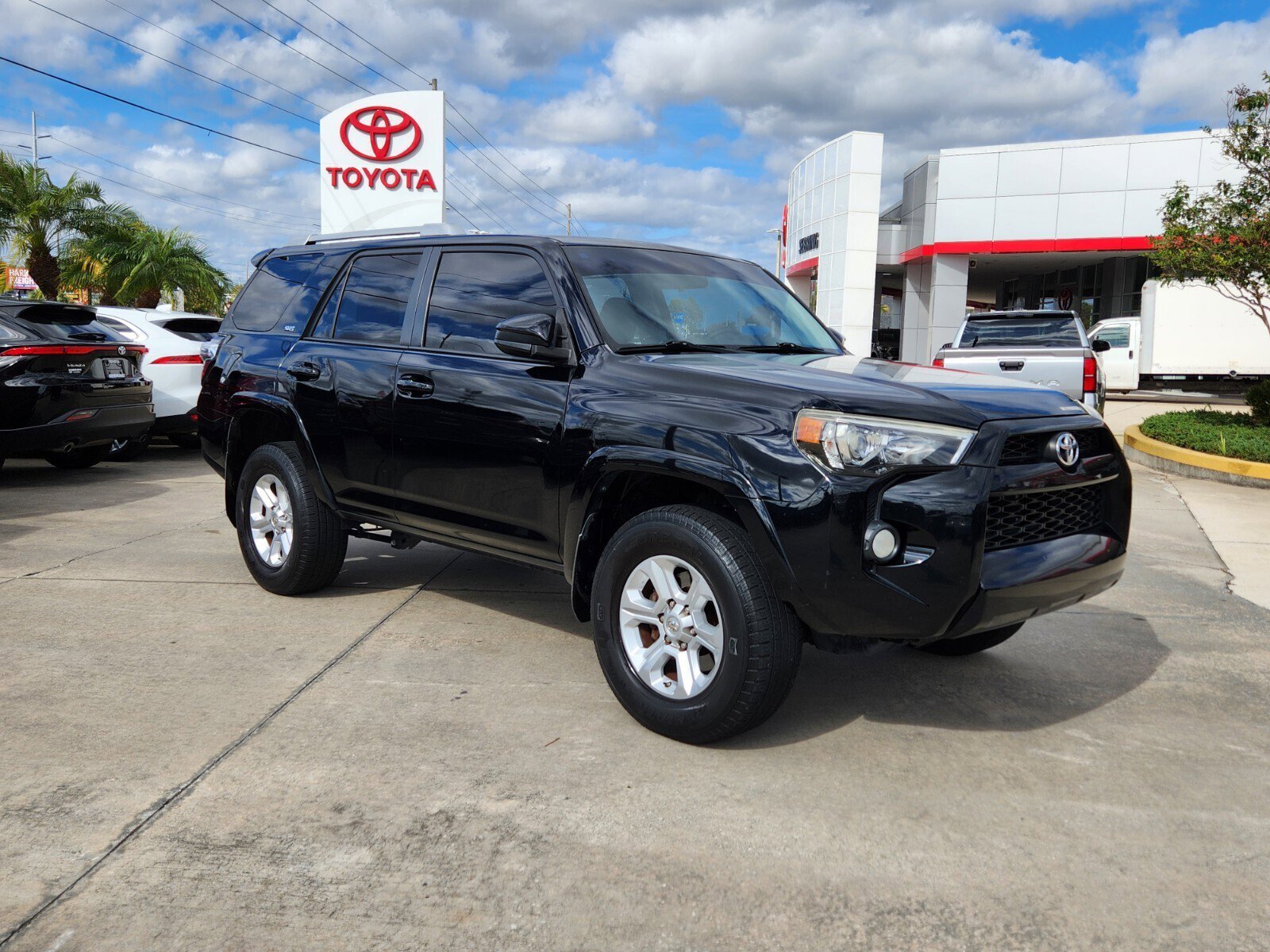 2018 Toyota 4Runner SR5's photo
