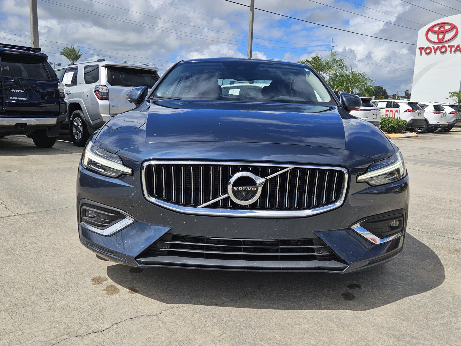 2022 Volvo S60 B5 Inscription photo 2