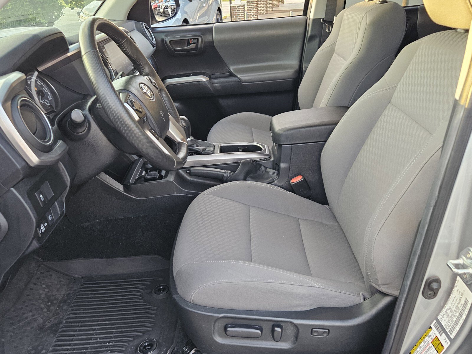 2023 Toyota Tacoma SR5 V6 photo 4