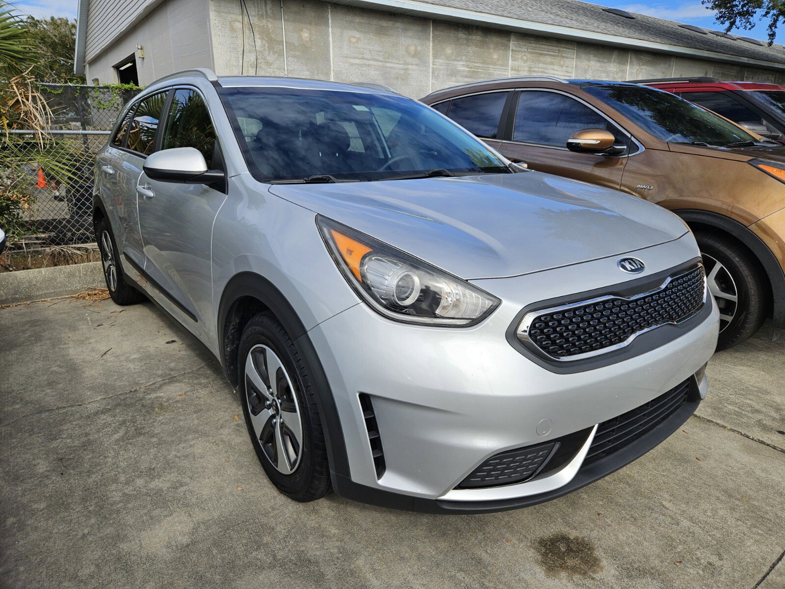 2018 Kia Niro LX photo 3