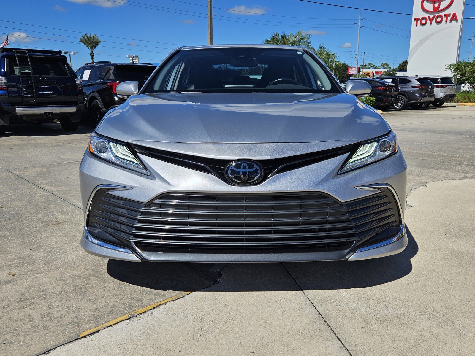 2023 Toyota Camry XLE photo 2