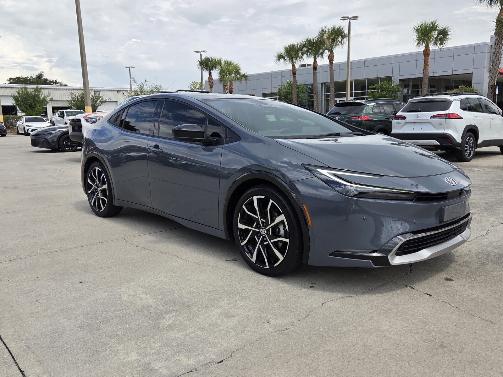 2025 Toyota Prius XSE Plug-in Hybrid's photo
