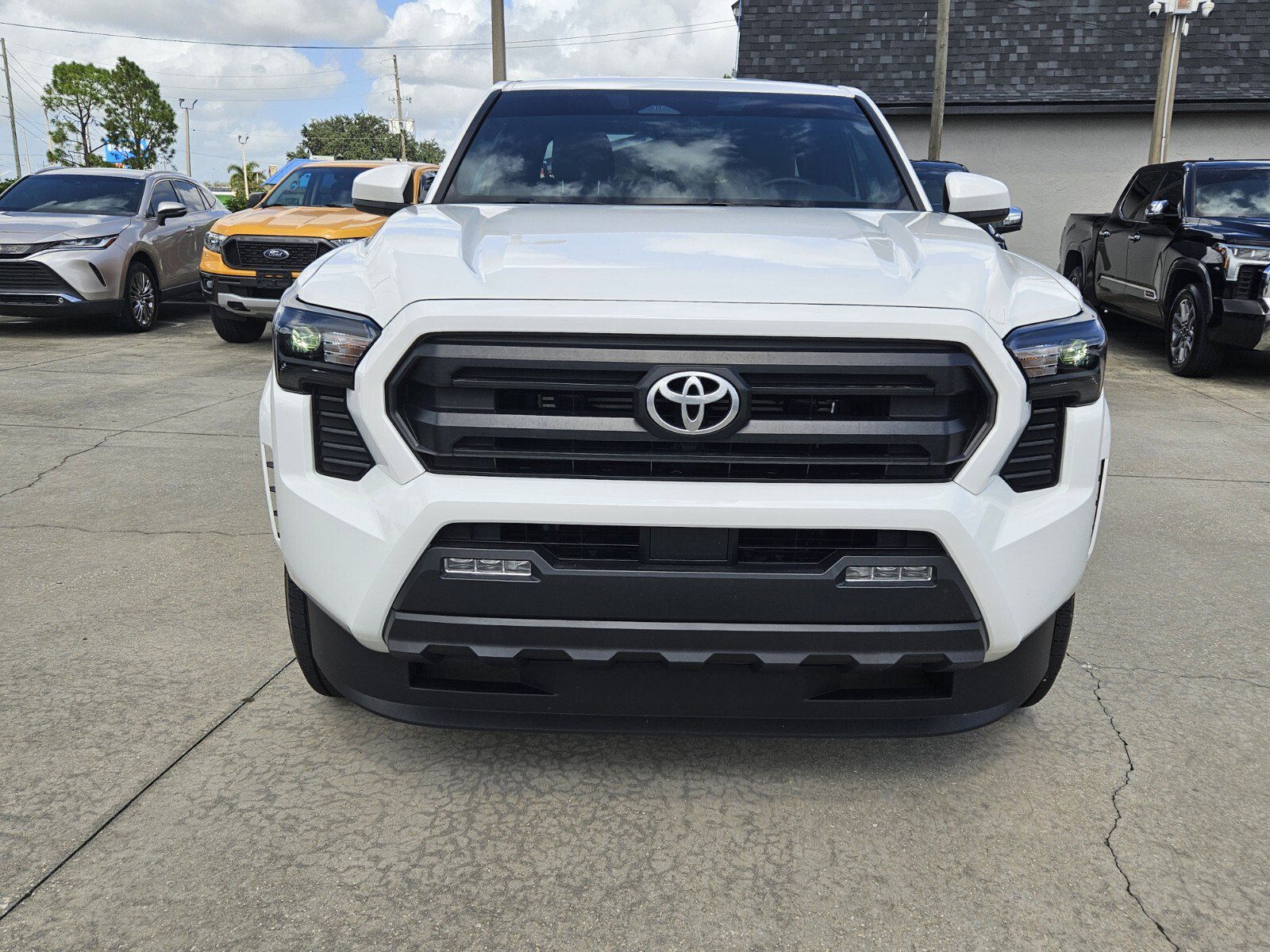 2023 Ford Ranger XLT photo 2