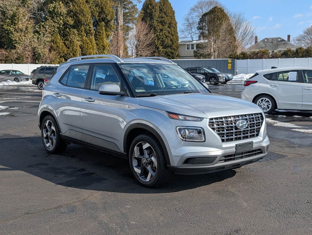 Used 2022 Hyundai Venue SEL SEL IVT