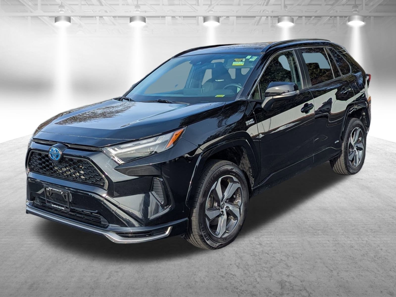 2023 Toyota RAV4 SE's photo
