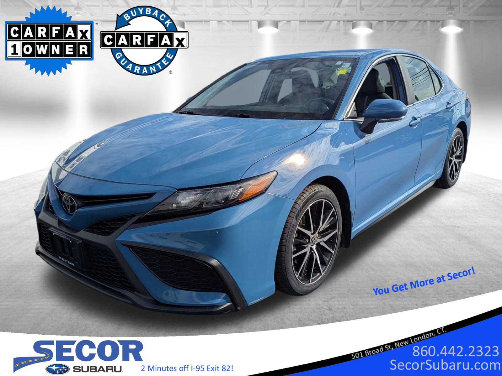 2023 Toyota Camry SE's photo