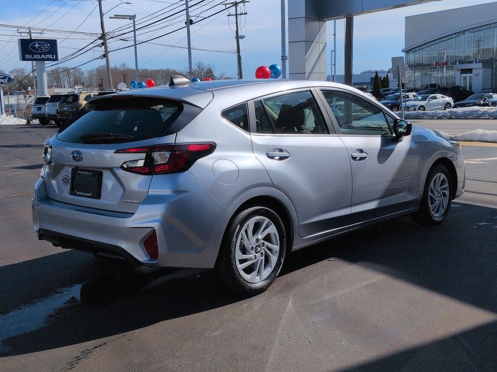 2024 Subaru Impreza Base photo 4