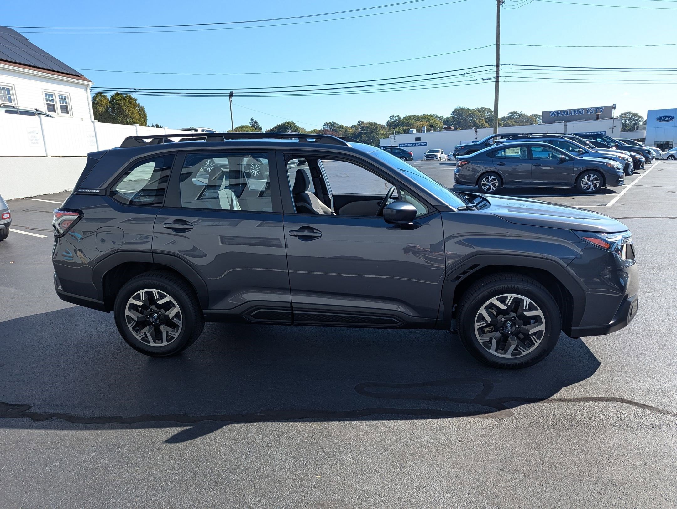 2025 Subaru Forester Base photo 3
