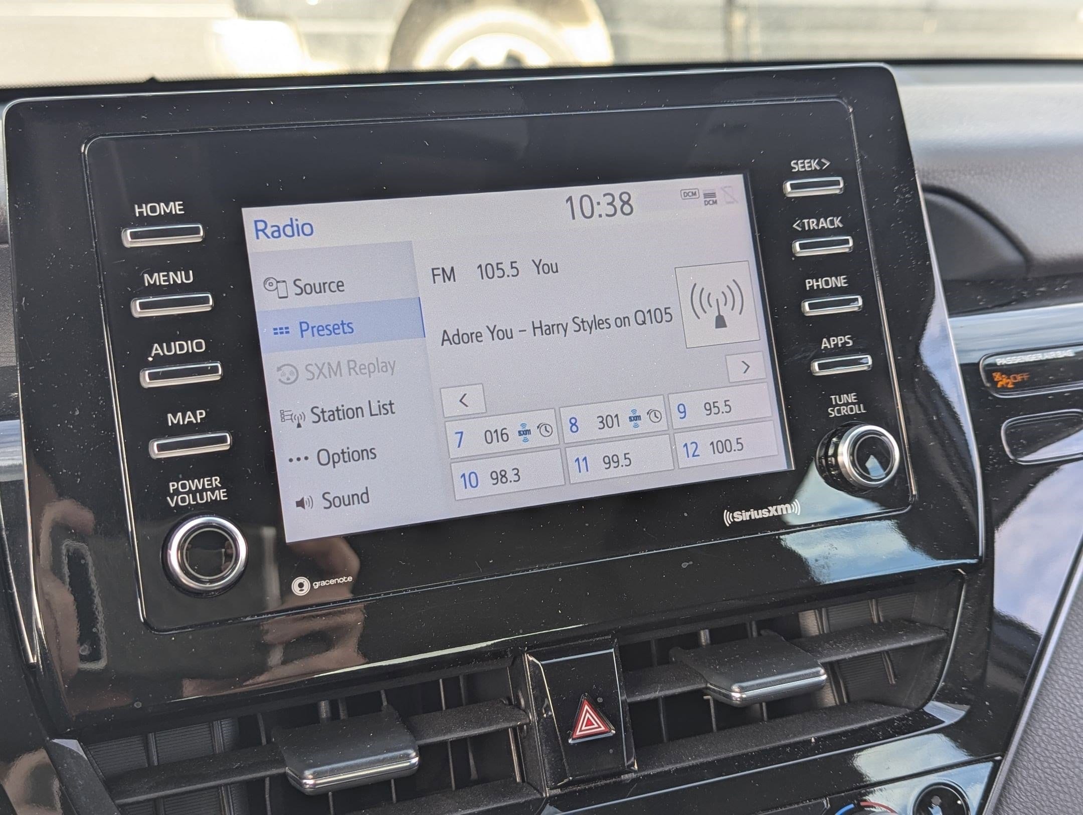 2023 Toyota Camry SE - Photo 15