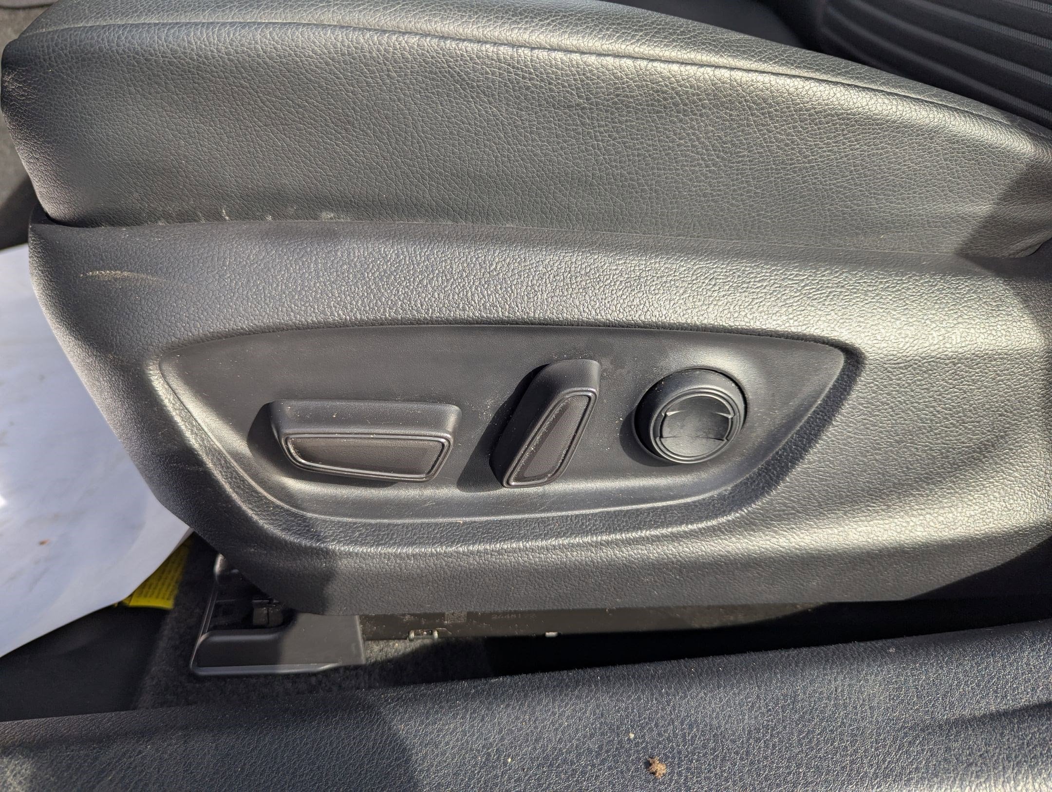 2023 Toyota Camry SE - Photo 9