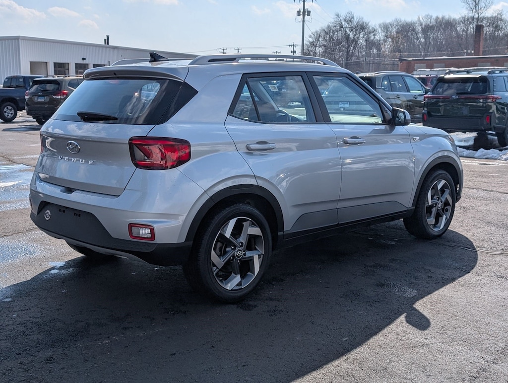 Used 2022 Hyundai Venue SEL SEL IVT
