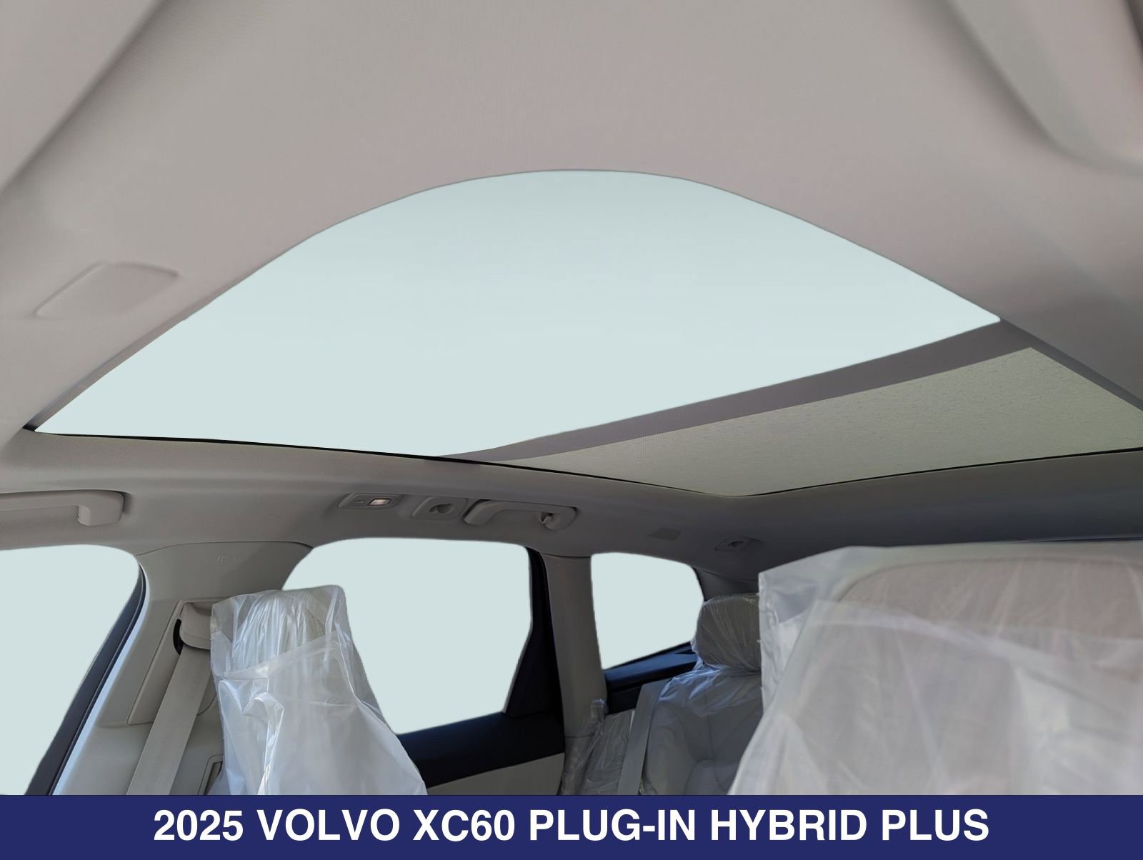 2025 Volvo XC60 Plus - Photo 17