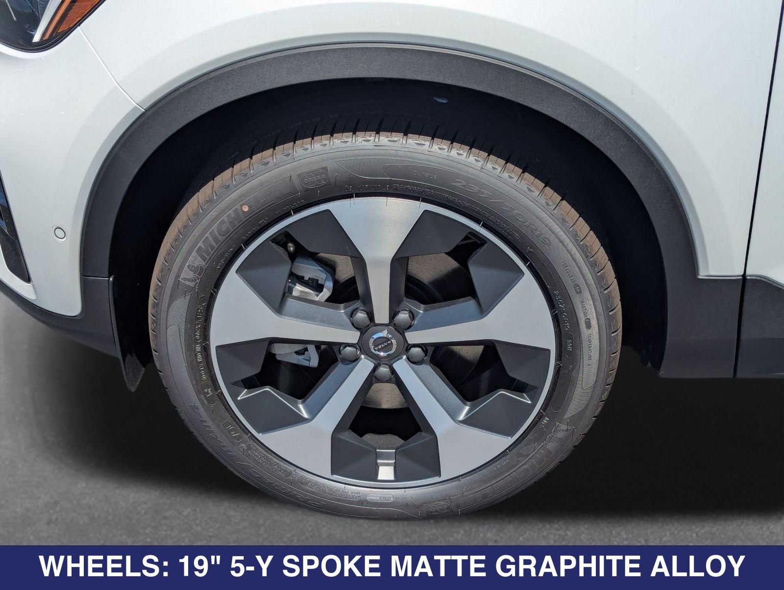 2026 Volvo XC40 Plus - Photo 26