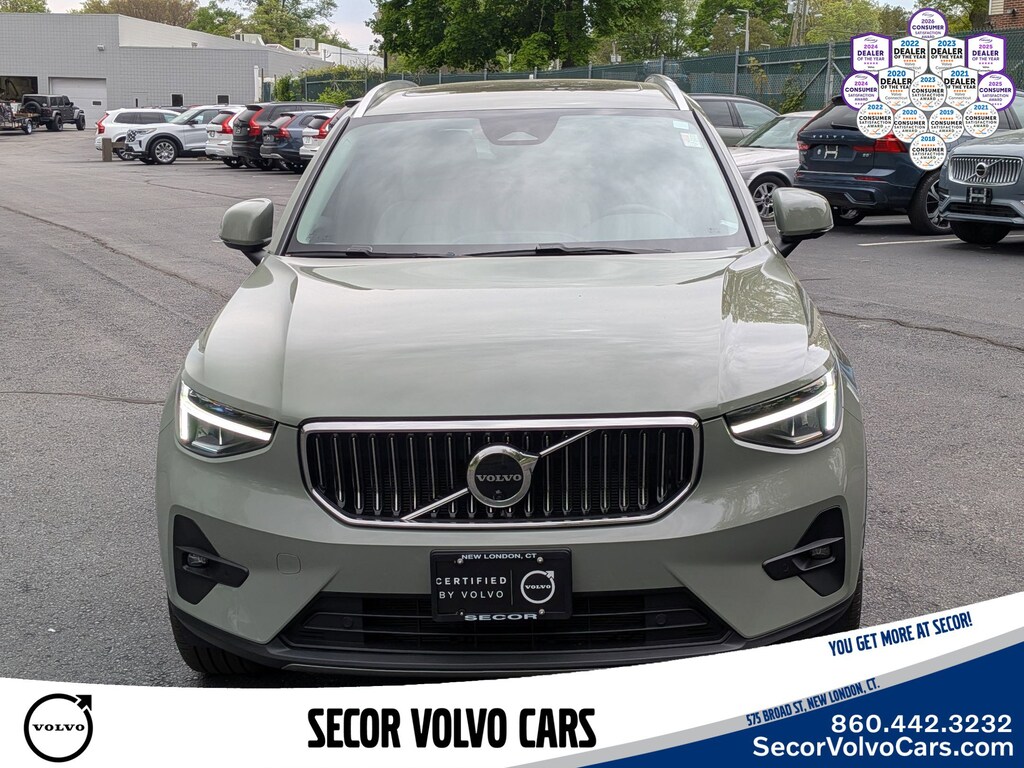 Certified 2023 Volvo XC40 Plus Bright Theme B5 AWD Plus Bright Theme
