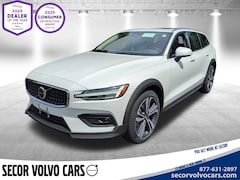 2026 Volvo V60 Cross Country B5 Plus All-Wheel Drive Wagon