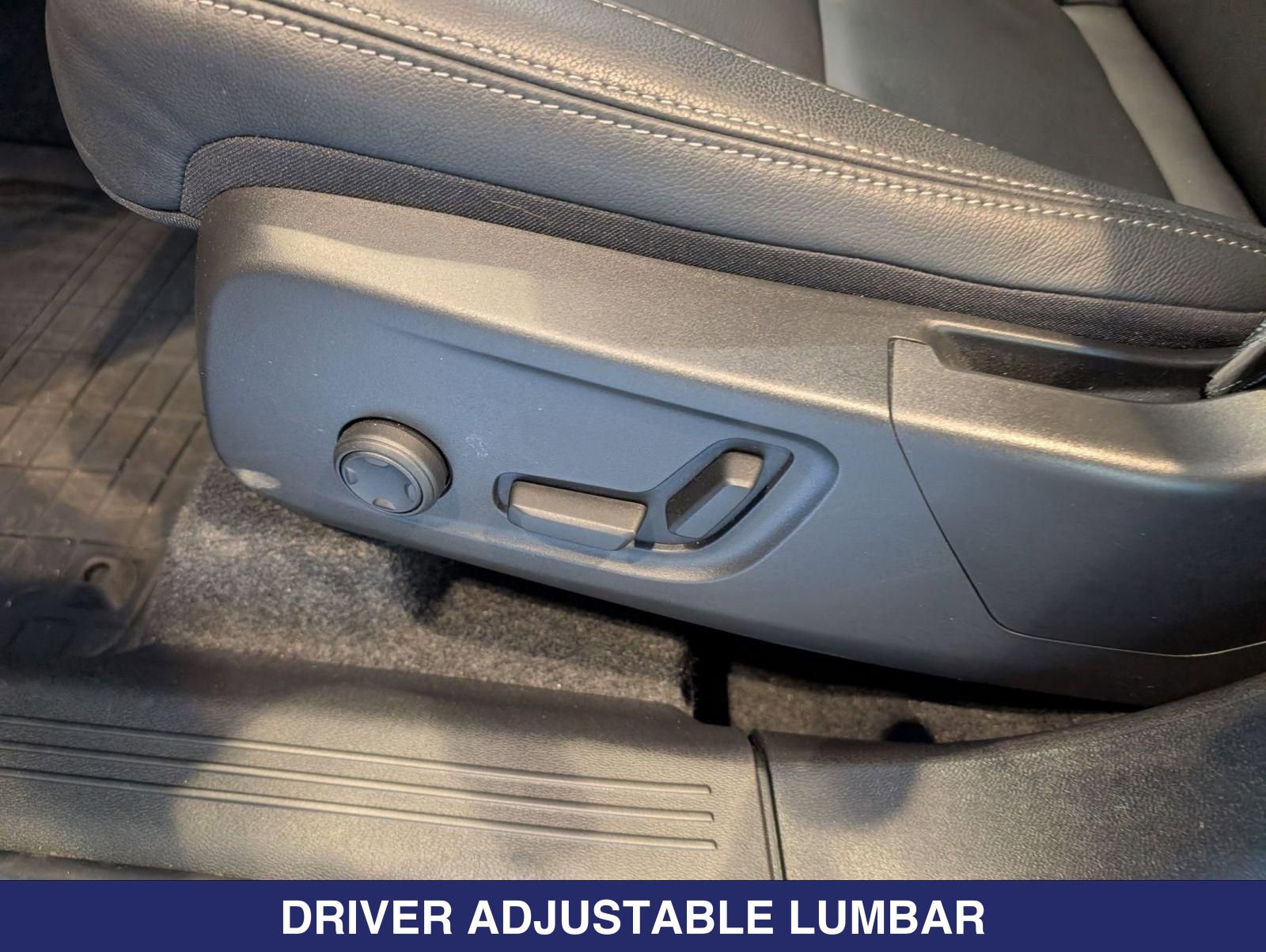 2026 Volvo XC40 Core - Photo 11