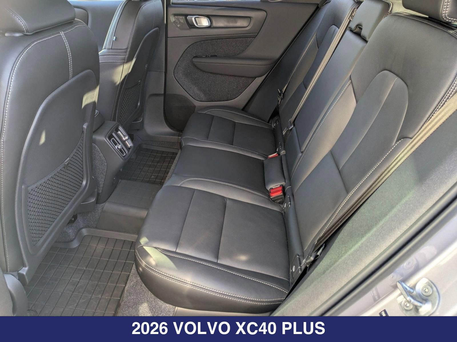 2026 Volvo XC40 Plus - Photo 28