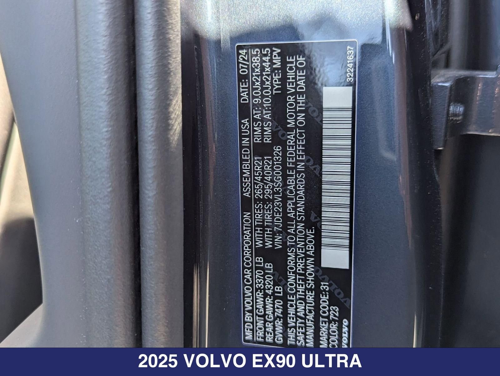 2025 Volvo EX90 Ultra - Photo 27