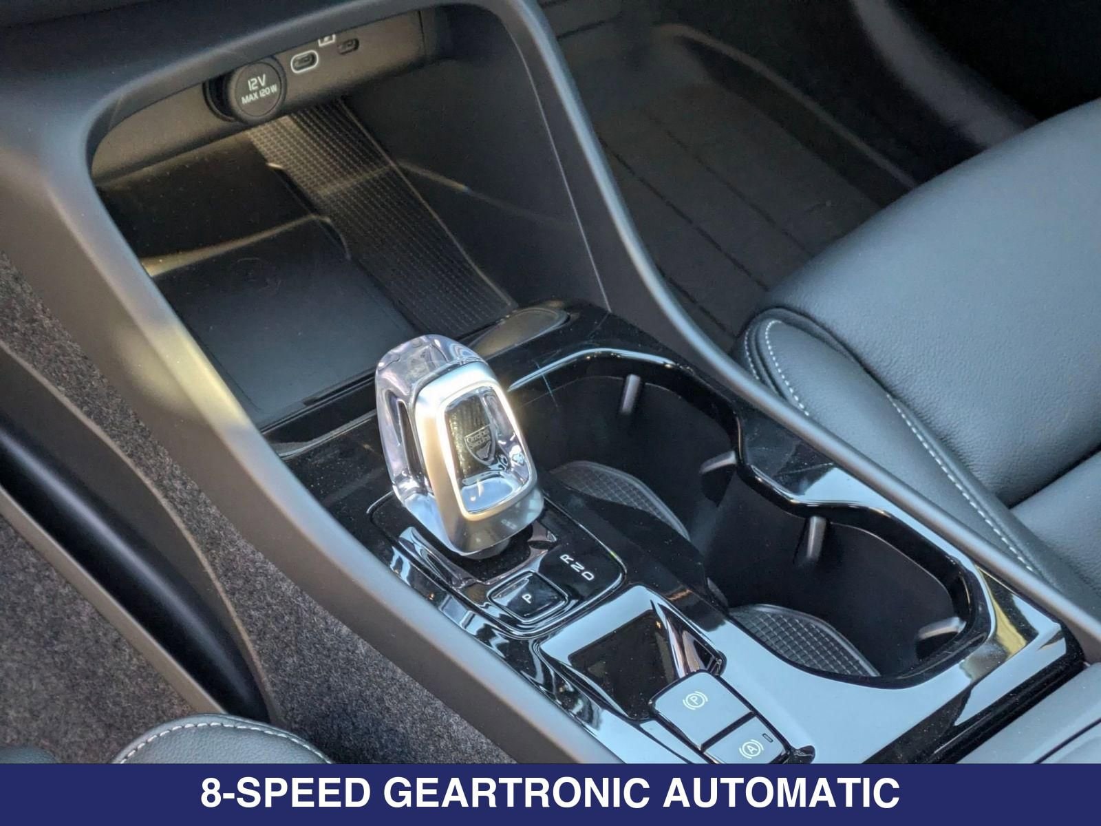 2026 Volvo XC40 Plus - Photo 25