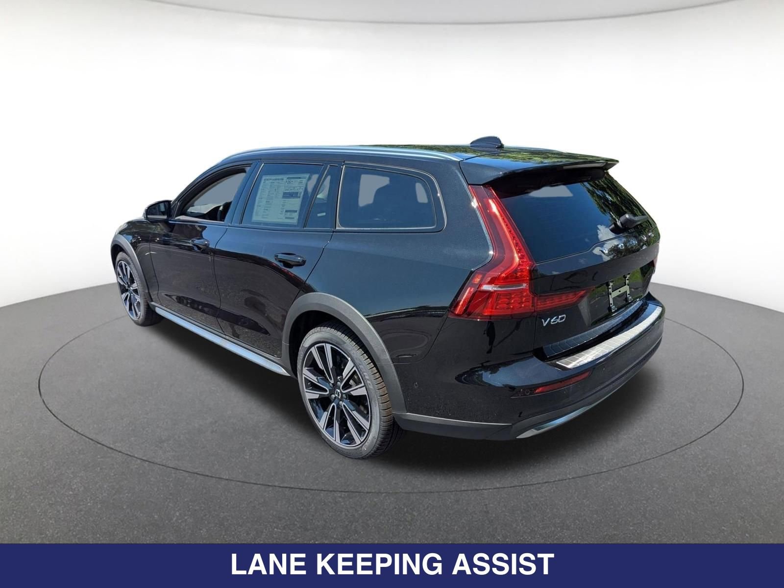 2026 Volvo V60 Cross Country Ultra - Photo 6