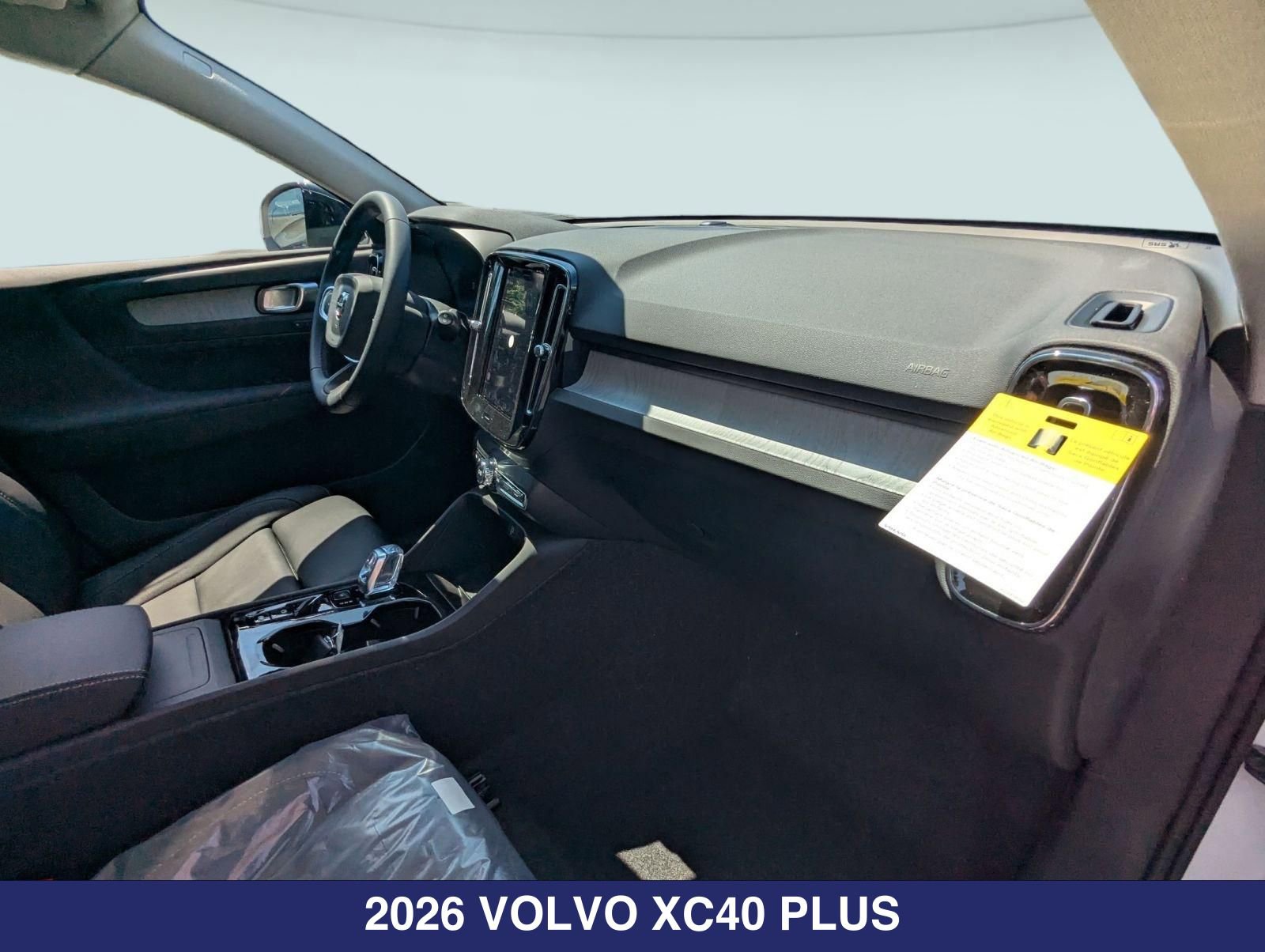 2026 Volvo XC40 Plus - Photo 24