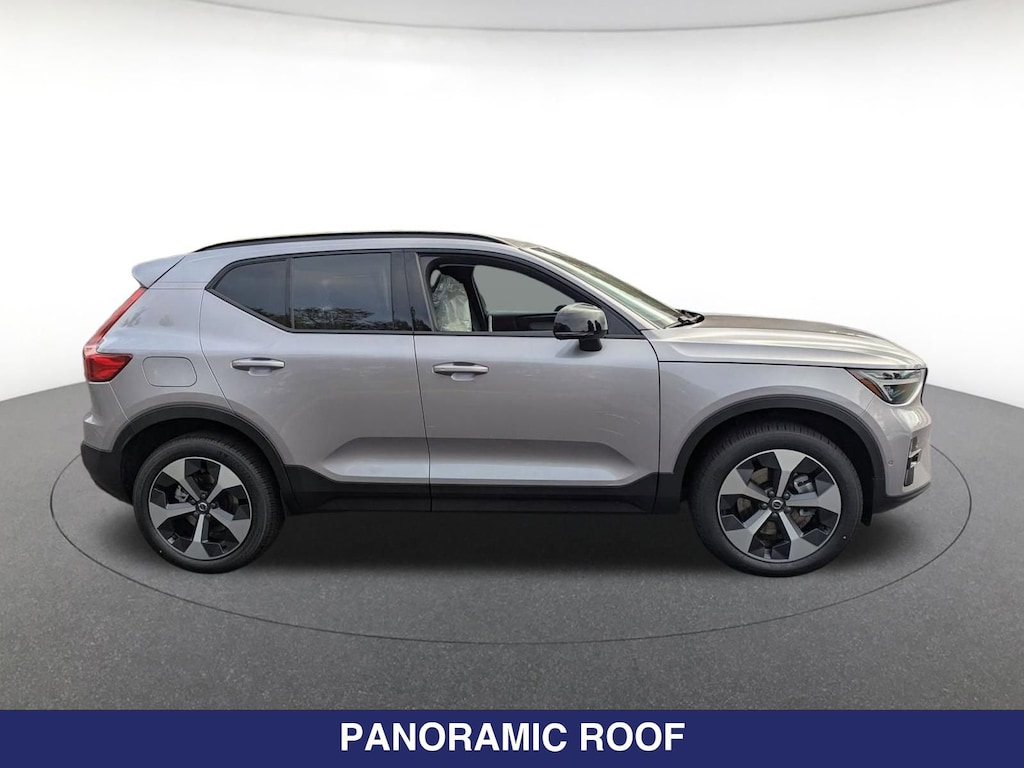 New 2026 Volvo XC40 B5 Plus SUV