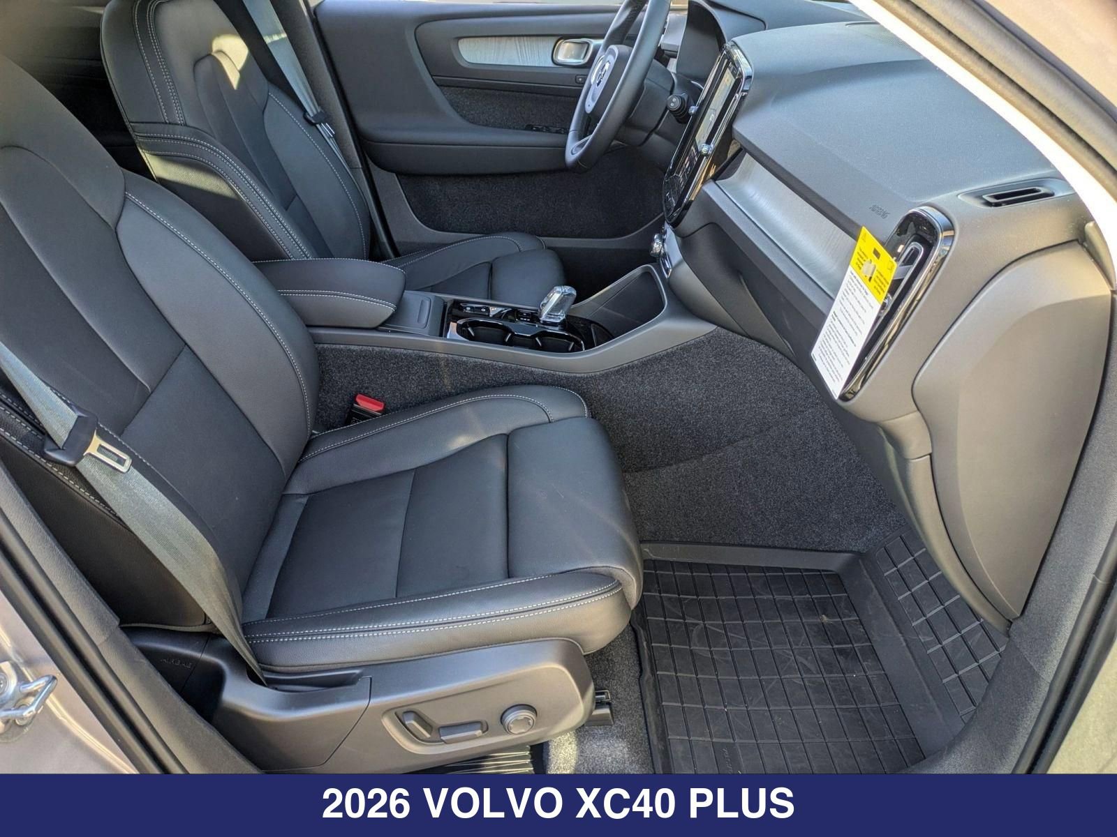 2026 Volvo XC40 Plus - Photo 32