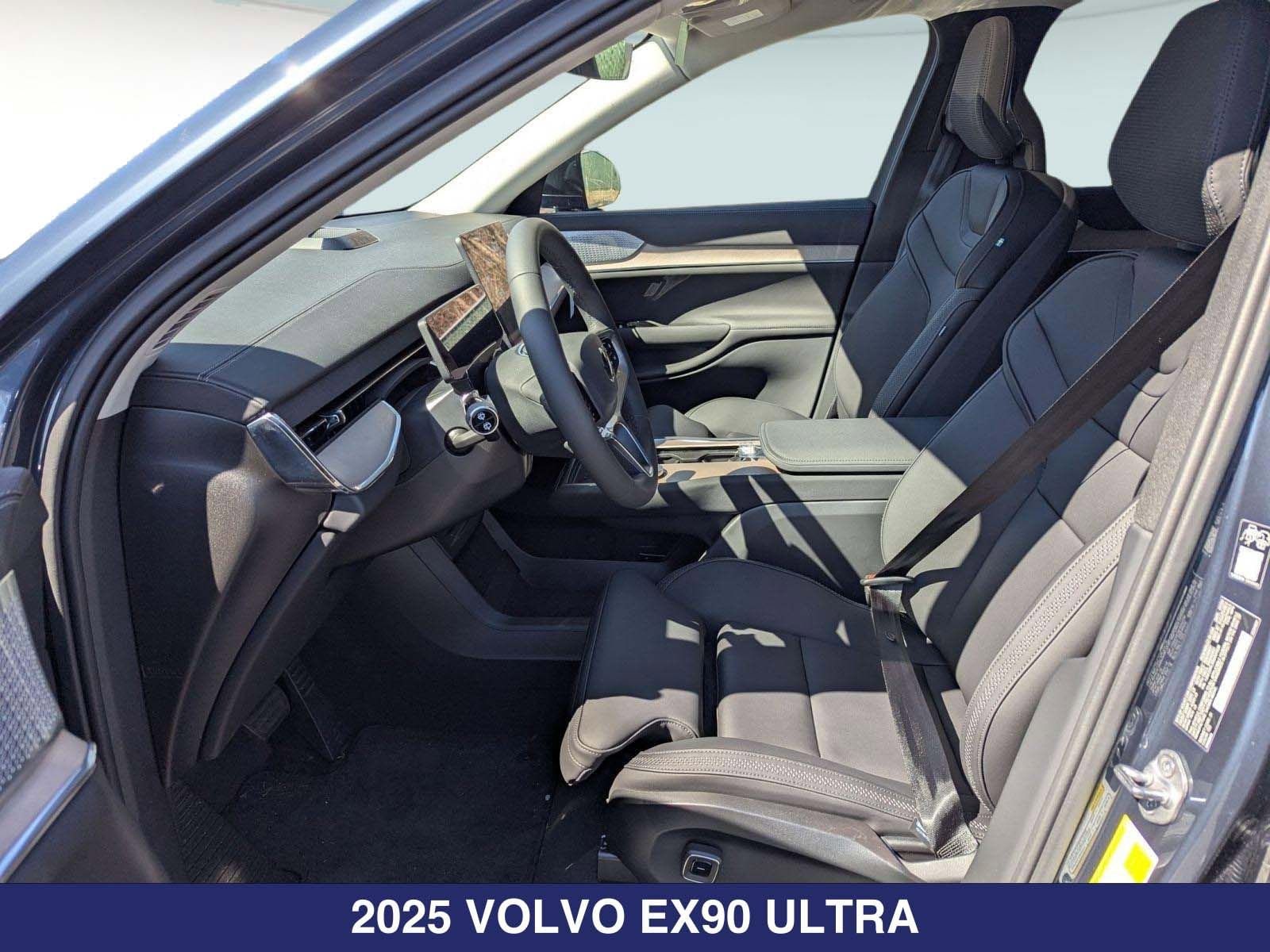 2025 Volvo EX90 Ultra - Photo 9