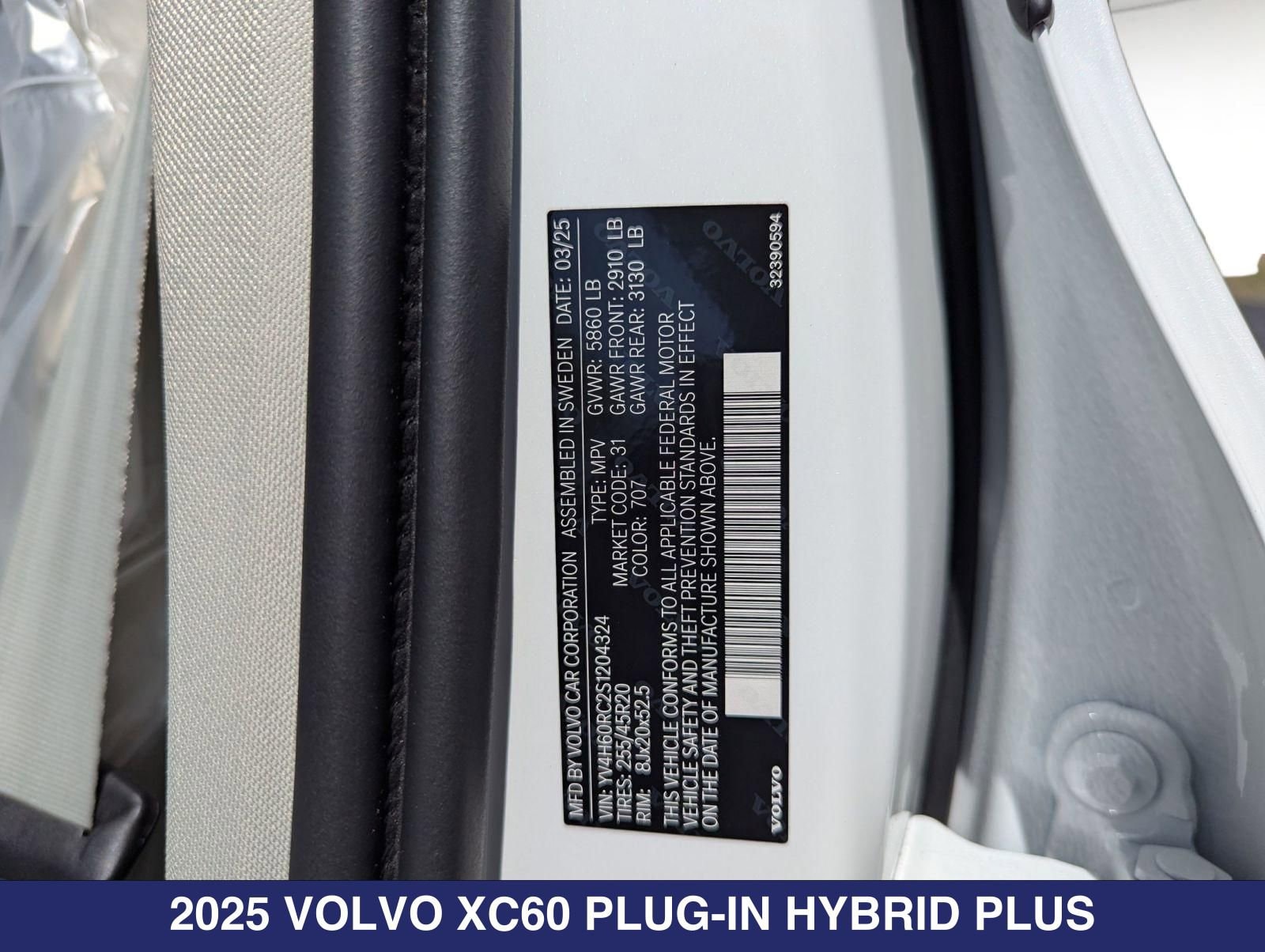 2025 Volvo XC60 Plus - Photo 26