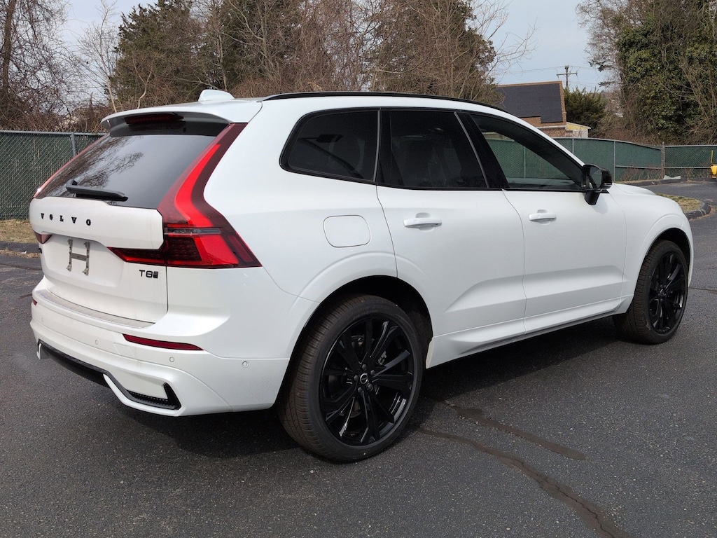 New 2026 Volvo XC60 plug-in hybrid T8 Ultra Black Edition SUV