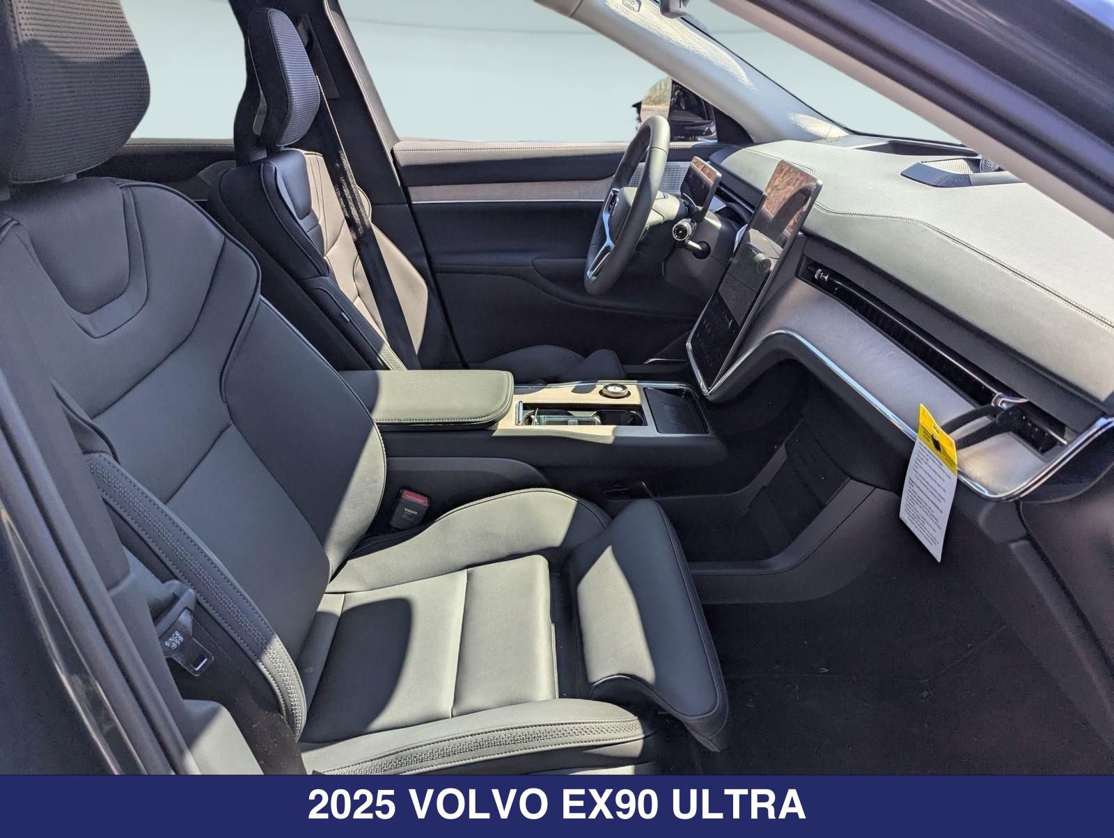 2025 Volvo EX90 Ultra - Photo 23