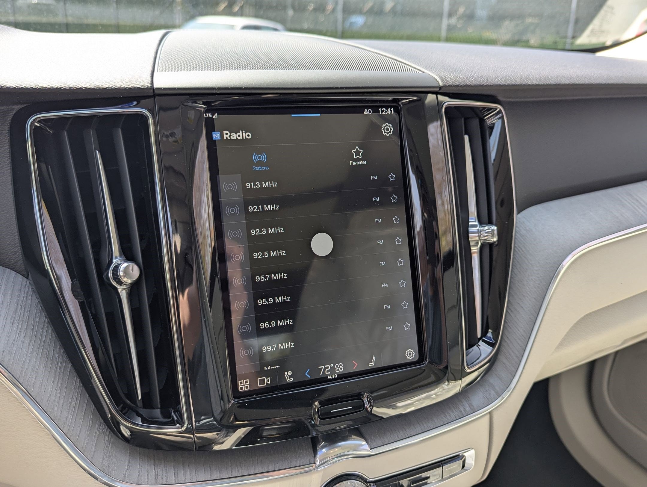 2025 Volvo XC60 Plus - Photo 14